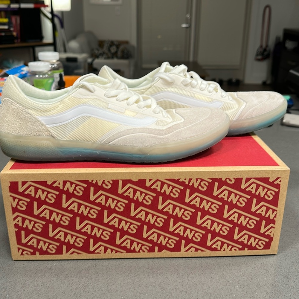 Vans Ave Pro shoes sz10 like new
